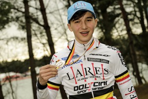 BELGIUM / LILLE (ANTWERPEN) / CYCLOCROSS / VELDRIJDEN / 2015-2016 / BELGISCH KAMPIOENSCHAP / BELGIAN CHAMPIONSHIPS / BK / CHAMPIONNATS DE BELGIQUE / EERSTEJAARS NIEUWELINGEN / BEGINNERS 1ST YEARS /  PODIUM /YENTE PEIRENS /